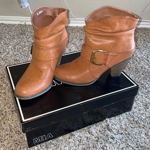 Cute MIA country style booties